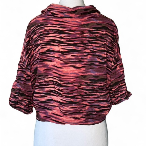 Noisy May Pink Tiger Print Ruched Crop Button Shirt NWT - Picture 2 of 4